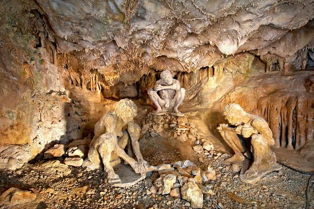 Жители пещеры Петралона