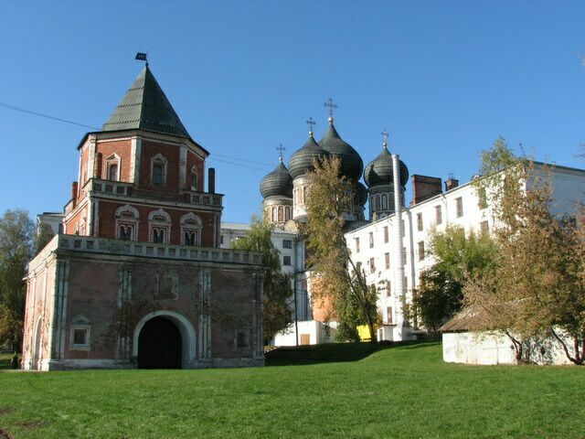 Мостовая башня и Покровский собор